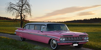 Hochzeitsauto-Vermietung - Farbe: Grau - PLZ 1775 (Schweiz) - Cadillac von Oldtimervermietung Rent A Classic Car