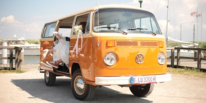 Hochzeitsauto-Vermietung - Marke: Volkswagen - PLZ 14195 (Deutschland) - T2b Mr. Bobby als Hochzeitsauto  - Old Bulli Berlin