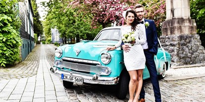 Hochzeitsauto-Vermietung - Marke: Vauxhall - Hattingen - Love letters  - Vauxhall Cresta E  von 1955 Oldtimer-hochzeitsfahrten-nrw.de
