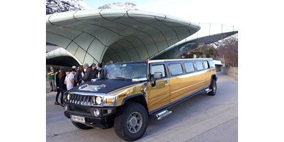 Hochzeitsauto-Vermietung - Farbe: Gold - Itter - HUMMER Stretch-Limousine