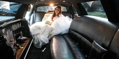 Hochzeitsauto-Vermietung - Farbe: Weiß - Klassische Lincoln Stretchlimousine
