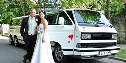 Hochzeitsauto-Vermietung - Farbe: Weiß - Unsere riesige VW T3 Bulli Superstretch-Limousine. Größer geht es kaum! Ein gigantischer Hochzeitstraum. - Trabant Stretchlimousinen von Trabi-XXL