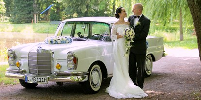 Hochzeitsauto-Vermietung - Farbe: Weiß - Elbeland - Mercedes Benz W111 von Leipzig-Oldtimer.de - Hochzeitsautos mit Chauffeur