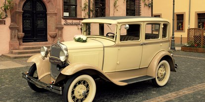 Hochzeitsauto-Vermietung - Farbe: andere Farbe - PLZ 04356 (Deutschland) - Ford Model A von Leipzig-Oldtimer.de - Hochzeitsautos mit Chauffeur
