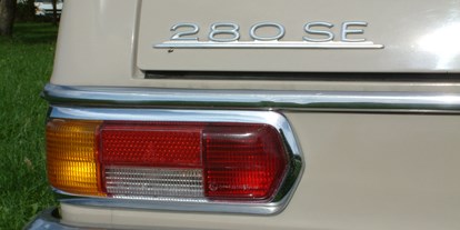 Hochzeitsauto-Vermietung - Farbe: Beige - PLZ 80804 (Deutschland) - Mercedes Benz 280 SE 4.5 von Classic Roadster München