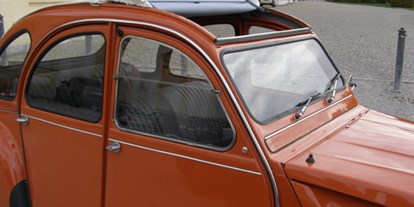 Hochzeitsauto-Vermietung - Versicherung: Teilkasko - PLZ 80804 (Deutschland) - Citroen 2 CV6 von Classic Roadster München