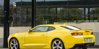 Hochzeitsauto-Vermietung - Versicherung: Vollkasko - yellowhummer Camaro SS