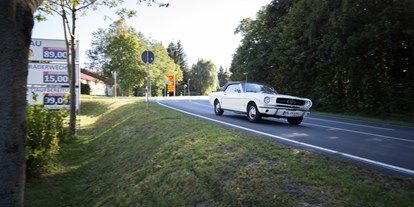 Hochzeitsauto-Vermietung - Art des Fahrzeugs: Cabriolet - Hessen Süd - yellowhummer Ford Mustang Oldtimer