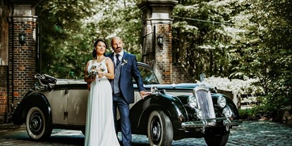 Hochzeitsauto-Vermietung - Versicherung: Vollkasko - Deutschland - Riley mit Brautpaar - Riley RMD Carbio