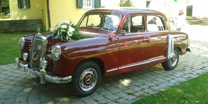 Hochzeitsauto-Vermietung - Farbe: Rot - PLZ 41372 (Deutschland) - Mercedes Ponton 180D Baujahr 1957 für Hochzeiten zum selber fahren. - Mercedes Ponton 180D - Der Oldtimerfahrer