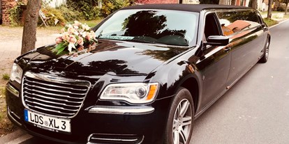 Hochzeitsauto-Vermietung - Marke: Chrysler - schwarze CHRYSLER 300 c Stretchlimousine