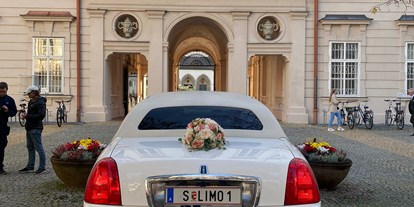 Hochzeitsauto-Vermietung - Farbe: Weiß - Lincoln Town Car von Amadeus Limousines