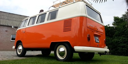 Hochzeitsauto-Vermietung - Farbe: Rot - PLZ 1160 (Österreich) - VW Bulli Fenster Bus T1 Baujahr 1966, 9 Sitze  - VW Fenster Bus T1 Bulli von Dr. Georg Schratzenthaller 