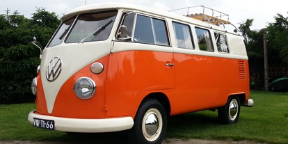 Hochzeitsauto-Vermietung - Farbe: Weiß - Donauraum - VW Bulli Fenster Bus T1 Baujahr 1966, 9 Sitze  - VW Fenster Bus T1 Bulli von Dr. Georg Schratzenthaller 