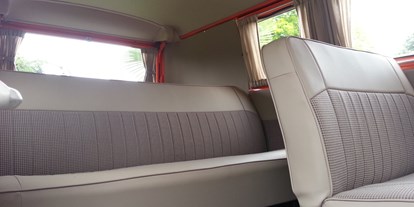 Hochzeitsauto-Vermietung - Farbe: Rot - Österreich - VW Bulli Fenster Bus T1 Baujahr 1966, 9 Sitze  - VW Fenster Bus T1 Bulli von Dr. Georg Schratzenthaller 