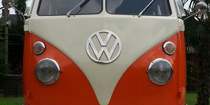 Hochzeitsauto-Vermietung - Marke: Volkswagen - Schwechat - VW Bulli Fenster Bus T1 Baujahr 1966, 9 Sitze  - VW Fenster Bus T1 Bulli von Dr. Georg Schratzenthaller 