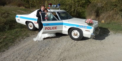 Hochzeitsauto-Vermietung - Versicherung: Haftpflicht - PLZ 97618 (Deutschland) - Dodge Monaco Chicago Police Car von bluesmobile4you - Dodge Monaco Chicago Police Car von bluesmobile4you
