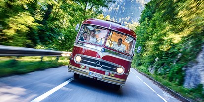 Hochzeitsauto-Vermietung - Antrieb: Diesel - Regau - Oldtimer in Action © Zopf Photography - Mercedes Benz O 321 H & O 321 HL von Messinger Reisen