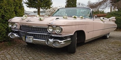 Hochzeitsauto-Vermietung - Art des Fahrzeugs: Oberklasse-Wagen - Deutschland - Traumhaftes Pink Cadillac 1959 Cabrio 