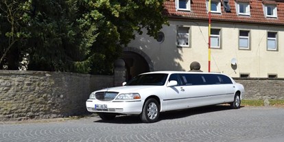 Hochzeitsauto-Vermietung - Farbe: Weiß - Ruhrgebiet - Luxus Lincoln Town Car Stretchlimousine