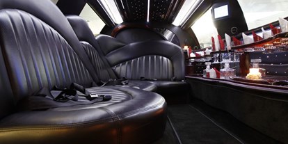 Hochzeitsauto-Vermietung - Einzugsgebiet: regional - Nordrhein-Westfalen - Luxus Lincoln Town Car Stretchlimousine