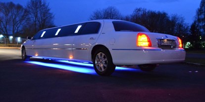 Hochzeitsauto-Vermietung - Einzugsgebiet: national - Ruhrgebiet - Luxus Lincoln Town Car Stretchlimousine