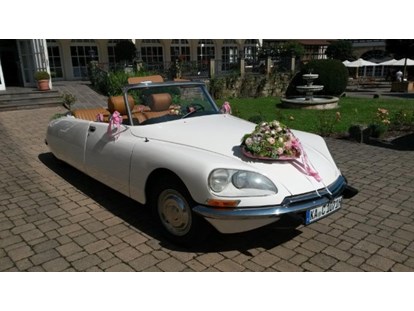Hochzeitsauto-Vermietung - Art des Fahrzeugs: Oldtimer - Citroen DS Cabrio "Die Göttin"