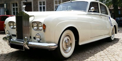 Hochzeitsauto-Vermietung - Art des Fahrzeugs: Oberklasse-Wagen - Rolls Royce Silver Cloud III in weiss