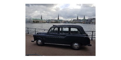 Hochzeitsauto-Vermietung - Hamburg - London Taxi an der Alster - London Taxi Oldtimer