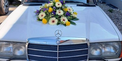 Hochzeitsauto-Vermietung - Versicherung: Haftpflicht - Wienerwald Süd-Alpin - Mercedes Benz 1983 - W123,230E