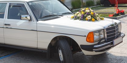 Hochzeitsauto-Vermietung - Antrieb: Benzin - PLZ 3033 (Österreich) - Mercedes Benz 1983 - W123,230E