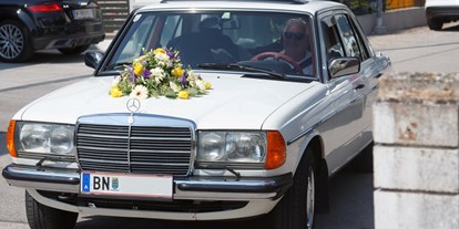 Hochzeitsauto-Vermietung - Einzugsgebiet: regional - Wienerwald Süd-Alpin - Mercedes Benz 1983 - W123,230E