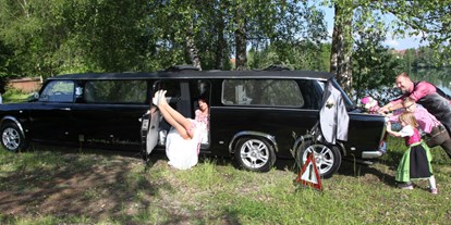 Hochzeitsauto-Vermietung - Blumenschmuck - Foto-Spass mit der Trabbi Limo - Trabant Stretchlimousinen von Trabi-XXL Trabi-XXL Trabant Stretchlimousine