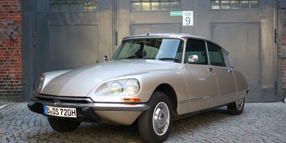 Hochzeitsauto-Vermietung - Farbe: Blau - PLZ 12101 (Deutschland) - 1971er Citroen DS 21 Pallas Leder - rentmyoldie