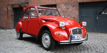 Hochzeitsauto-Vermietung - Farbe: Rot - Berlin - 1984er Citroen 2 CV - rentmyoldie