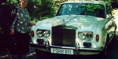 Hochzeitsauto-Vermietung - Versicherung: Haftpflicht - PLZ 13047 (Deutschland) - Geburtstagsgeschenk für Eva Willer 2006 - Rolls Royce Silver Shadow von RollsRoyce-Vermietung.de