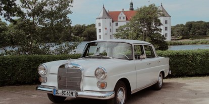 Hochzeitsauto-Vermietung - Art des Fahrzeugs: Oldtimer - Mercedes 200D Heckflosse