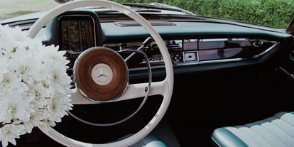 Hochzeitsauto-Vermietung - Versicherung: Vollkasko - Mercedes 200D Heckflosse