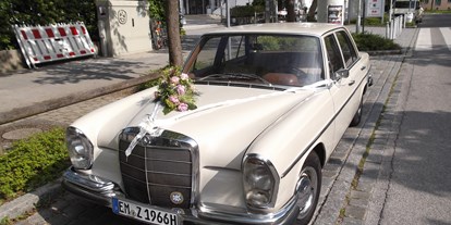 Hochzeitsauto-Vermietung - Antrieb: Benzin - Martin Schlund