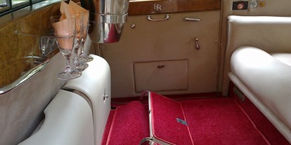 Hochzeitsauto-Vermietung - Art des Fahrzeugs: Oberklasse-Wagen - PLZ 21509 (Deutschland) - Rolls Royce Phantom 1958,  weiss