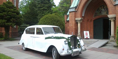 Hochzeitsauto-Vermietung - Art des Fahrzeugs: Oberklasse-Wagen - PLZ 21509 (Deutschland) - Rolls Royce Phantom 1958,  weiss