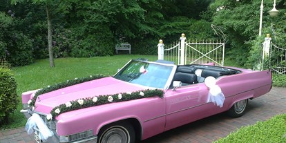 Hochzeitsauto-Vermietung - Art des Fahrzeugs: Cabriolet - Lüneburger Heide - Pink Cadillac Cabrio 1969