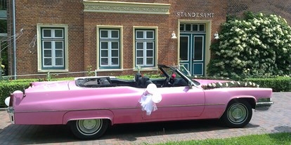Hochzeitsauto-Vermietung - Einzugsgebiet: international - PLZ 22763 (Deutschland) - Pink Cadillac Cabrio 1969