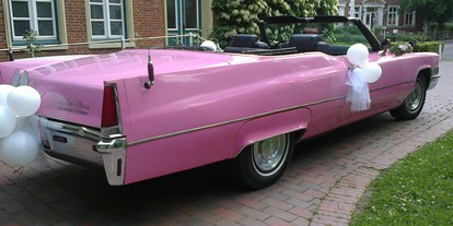 Hochzeitsauto-Vermietung - Einzugsgebiet: international - PLZ 22763 (Deutschland) - Pink Cadillac Cabrio 1969