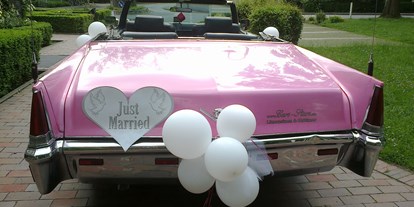 Hochzeitsauto-Vermietung - Art des Fahrzeugs: Oldtimer - Lüneburger Heide - Pink Cadillac Cabrio 1969