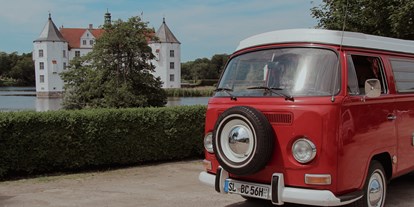 Hochzeitsauto-Vermietung - Farbe: Rot - Ostsee - VW Bulli T2a