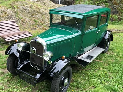 Hochzeitsauto-Vermietung - Art des Fahrzeugs: Oberklasse-Wagen - PLZ 6100 (Österreich) - Citroen AC4,
Bj. 1928
Angemeldet 1931 - Oldtimer Shuttle