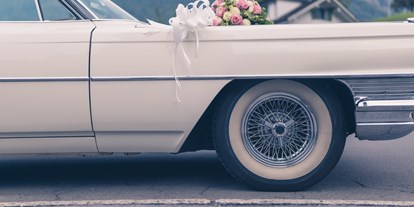 Hochzeitsauto-Vermietung - Art des Fahrzeugs: Oberklasse-Wagen - Oldtimer-Traumfahrt - Cadillac Deville Cabriolet, Jg. 1964