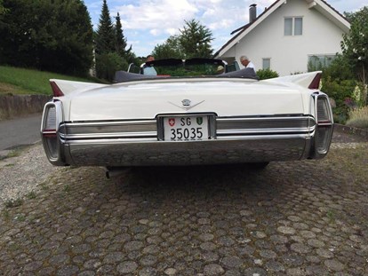 Hochzeitsauto-Vermietung - Farbe: Weiß - Oldtimer-Traumfahrt - Cadillac Deville Cabriolet, Jg. 1964