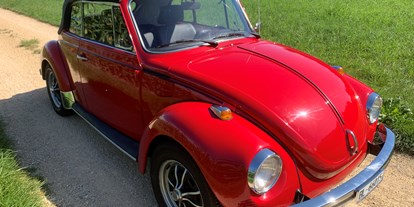 Hochzeitsauto-Vermietung - Versicherung: Vollkasko - PLZ 4142 (Schweiz) - Mit geschlossenen Dach - VW Käfer Cabriolet rot